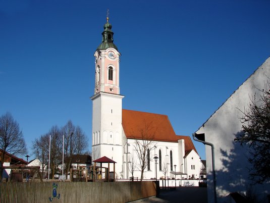 Pfarrkirche St. Johannes der Täufer - Das Wahrzeichen der Gemeinde