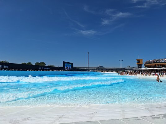 O2 Surfwelle in Hallbergmoos