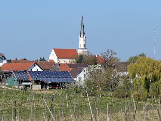 Hopfenweg bei Au in der Hallertau
