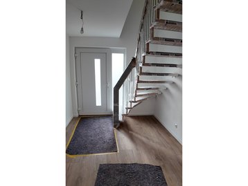 Flur EG mit Treppe