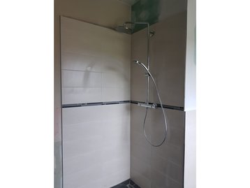 18 - Dusche Hauptbad - schlüsselfertiges Massivhaus in Ergolding bei Landshut