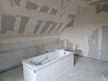 24 - Badewanne Trockenbau eines schlüsselfertigen Einfamilienhauses in Loiching bei Dingolfing