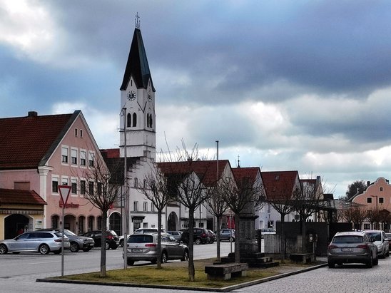 Pfarrkirche Mariä Himmelfahrt - Das Wahrzeichen der Gemeinde