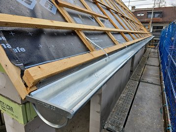 Dachrinne eines unterkellerten massiven Einfamilienhauses in München