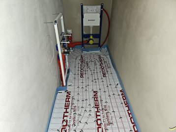 Fußbodenheizung eines schlüsselfertigen Einfamilienhauses in Loiching bei Dingolfing