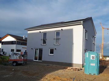14 - Außenansicht Verputzt - schlüsselfertiges Massivhaus in Ergolding bei Landshut