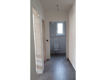 19 - Flur gefliest - Massivhaus - Einfamilienhaus - München – schlüsselfertig