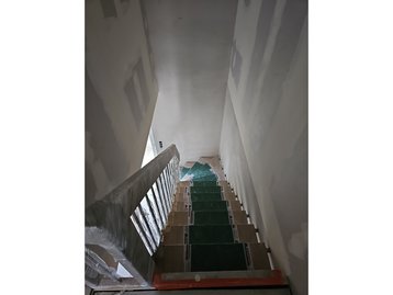 26 -- Treppe eines schlüsselfertigen Einfamilienhauses in Loiching bei Dingolfing